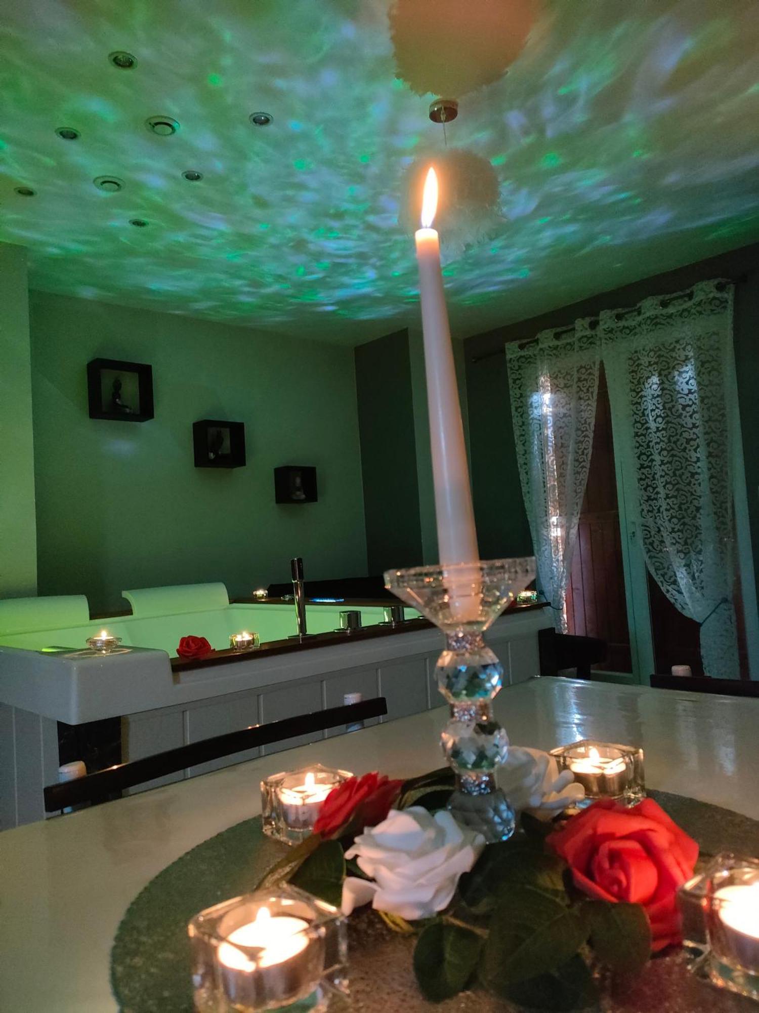 Loft Avec Baignoire Spa Lecrin Romantique Ochancourt Номер фото